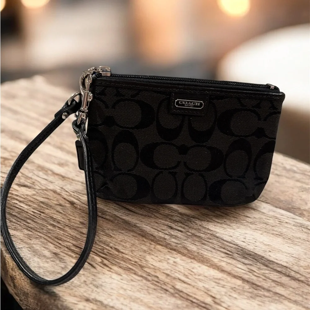 Coach Black signature C logo wristlet - Picture 2 of 7